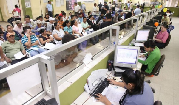 Honduras aprueba examen de manejo de recursos públicos, según el BID y FMI