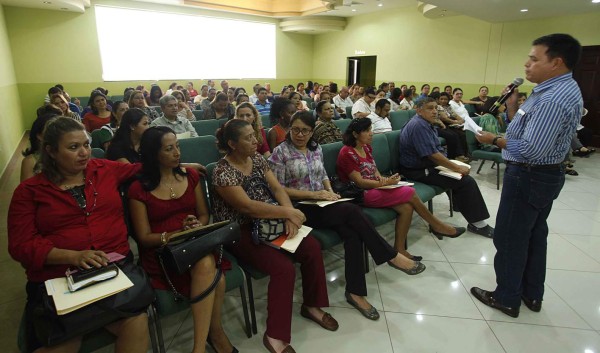 200,000 niños recibirán educación fiscal