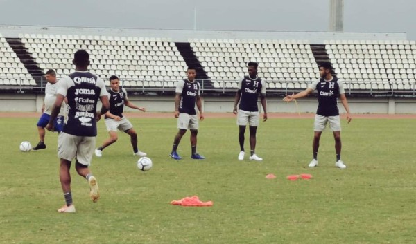 Video: Selección de Honduras realizó su primer entrenamiento en Trinidad y Tobago