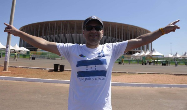 Bruno, el brasileño 'torcedor' de Honduras en Brasilia