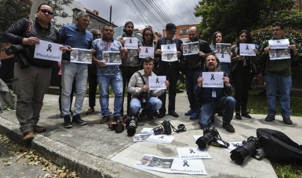 Acto de solidaridad en Bogotá tras crimen de reporteros ecuatorianos
