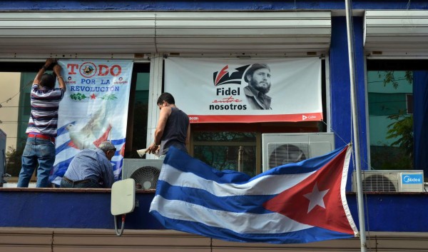 Cubanos inician hoy tributo a las cenizas de Fidel Castro