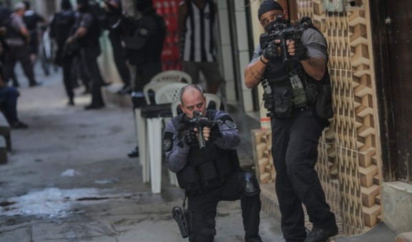 Intenso tiroteo en una favela deja 25 muertos en Brasil