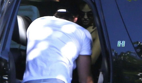 Captan a Liam con Eiza Gonzalez el día que rompió compromiso con Miley Cyrus 