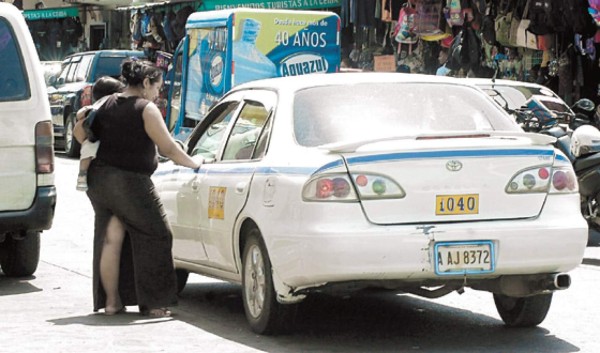 Taxistas cobrarán cinco lempiras más