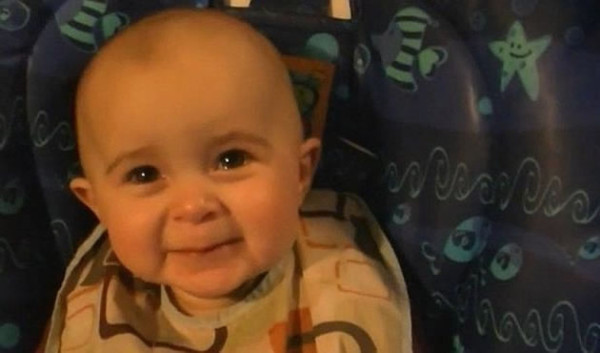 El llanto de un bebé conmociona las redes sociales