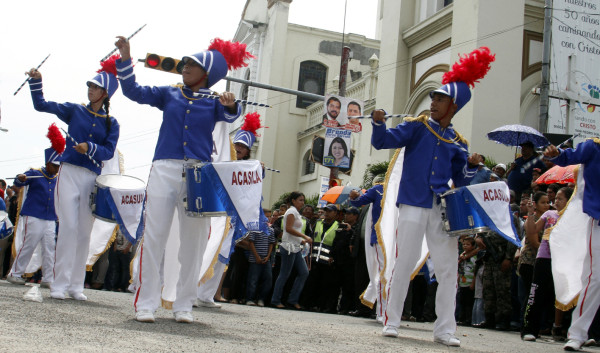 Las palillonas, las reinas de los desfiles patrios en Honduras