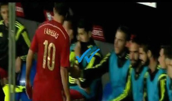 Fábregas le negó el saludo a David de Gea