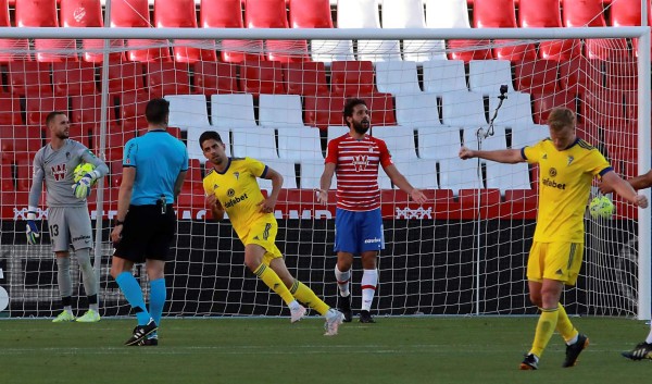 ¿Y Choco Lozano? Cádiz logró vence al Granada y roza la salvación en la Liga de España