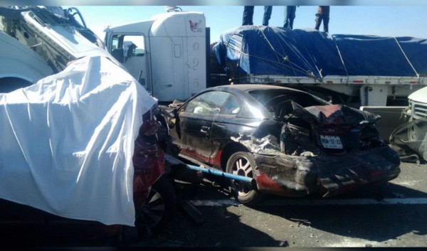 Accidente múltiple deja 9 muertos en México