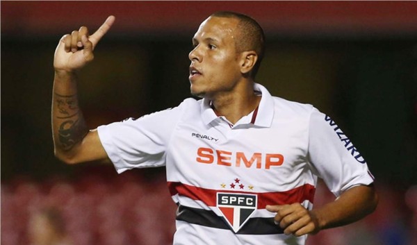 Brasileño Luis Fabiano cerca de llegar al Cruz Azul