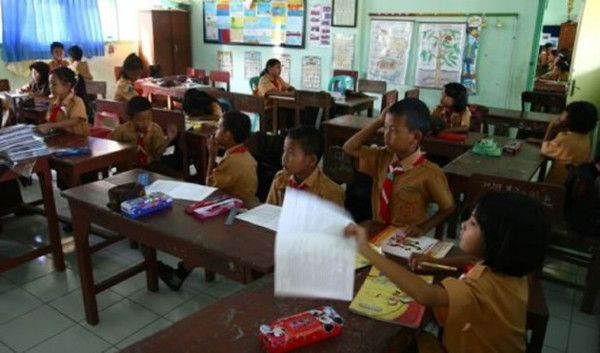 Encuesta que pide a escolares evaluar tamaño de su pene causa escándalo