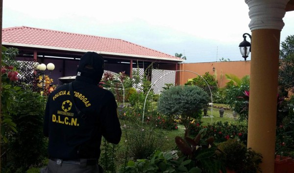 Acusan a pareja de comprar 27 propiedades en tres años