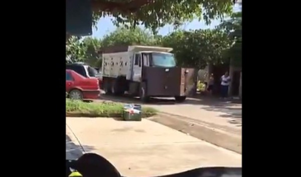 Video: Sicarios de narcos protagonizan enfrentamiento en Michoacán