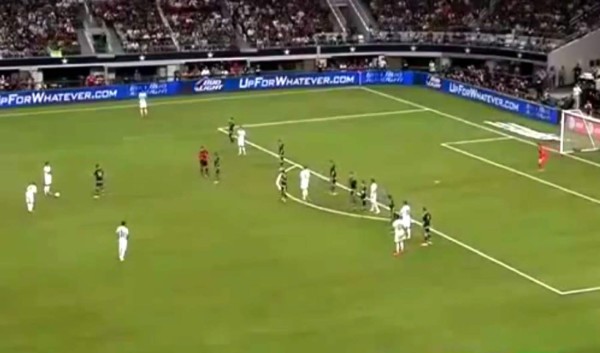 VIDEO: ¿El peor tiro libre de Messi en toda su carrera?