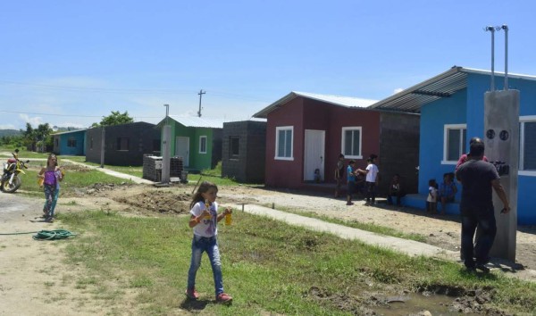 Familias reubicadas por Siglo 21, Insep y alcaldía viven en proyecto modelo