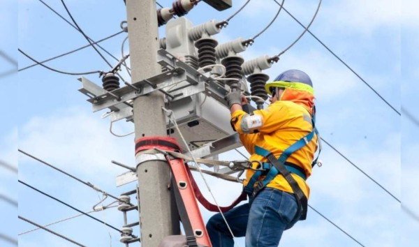 Empiezan a restablecer servicio de energía eléctrica en Honduras