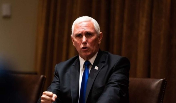 'Traidor' le gritan a exvicepresidente de EEUU en foro conservador