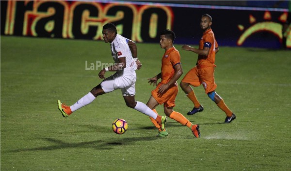 Video: Costly protagoniza el primer 'oso' del Torneo Apertura en Honduras