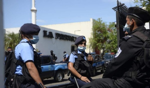 Policía orteguista allana el diario opositor La Prensa de Nicaragua