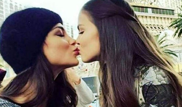 Polémico beso entre candidatas del Miss