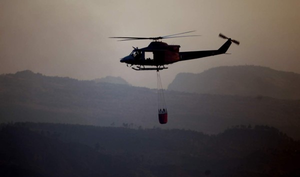 Voraz incendio en El Hatillo amenaza a pobladores de Tegucigalpa