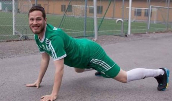 ¡INSÓLITO! Expulsan a futbolista por tirarse un ventoso