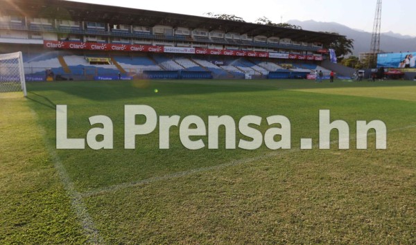 El césped del Morazán lucirá distinto en el Honduras - Costa Rica