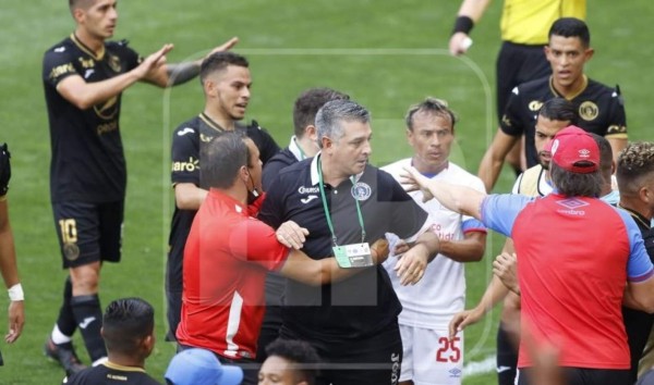 Diego Vázquez lanza duras palabras contra Olimpia y se pronuncia sobre Yustin Arboleda