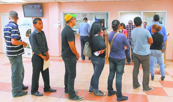 Congreso exonerará pago por hoja de antecedentes penales en los juzgados