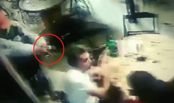 VIDEO: Alumno intentó matar a su profesor, pero el arma se trabó y no pudo disparar