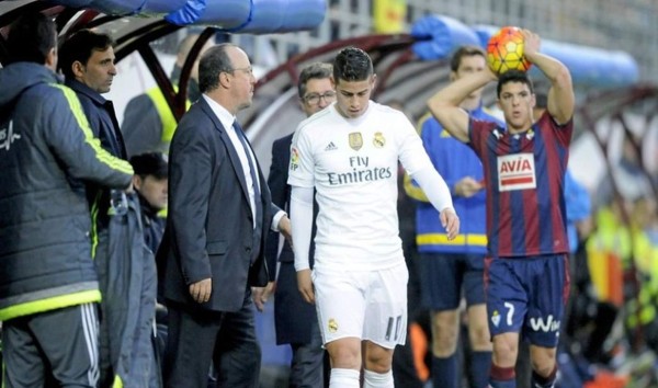 James se enfadó con Benítez y Cristiano tuvo que animarlo