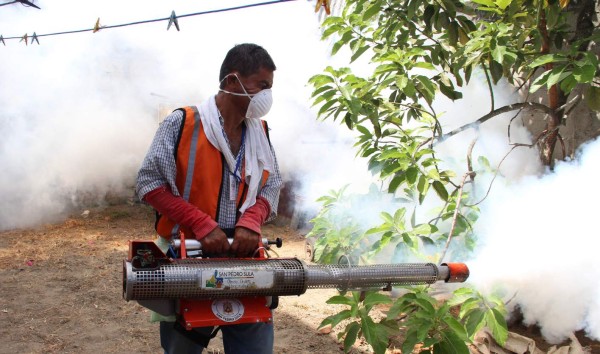 Cuadrillas municipales intervienen 1,200 casas en operativo contra el zika