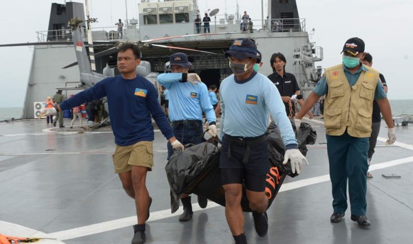 Mal tiempo sería la causa de accidente del avión de AirAsia