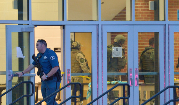 Estudiante de Colorado adquirió escopeta legalmente