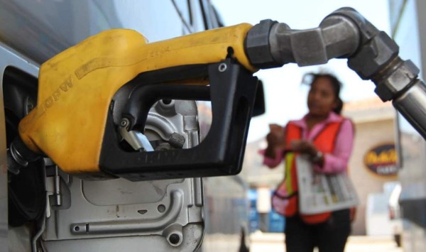 Combustibles registran nueva rebaja a partir del lunes