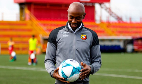 Herediano despide a su técnico previo a la final ante Motagua
