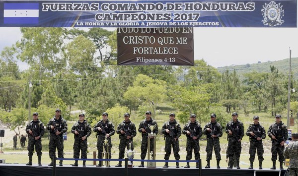 Condecoran a Fuerza de Comando que ganó competencia regional