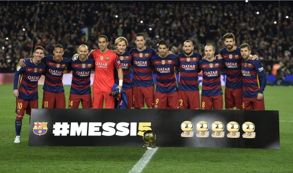 Messi ofrece su quinto Balón de Oro al Camp Nou