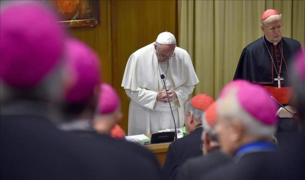 El Sínodo sobre la familia vota hoy un imprevisible documento final
