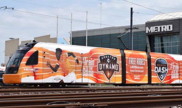 Alberth Elis es la imagen del metro en Houston