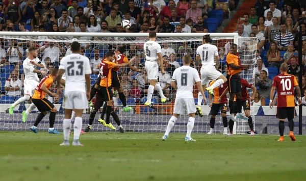 Real Madrid de Rafa Benítez se estrena sin brillo ante su afición