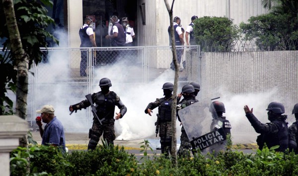 Turbas causan terror en la tercera avenida de San Pedro Sula