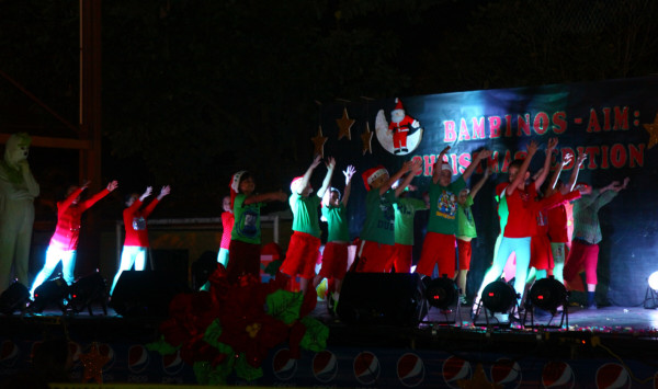 Alumnos sorprenden con el evento Bambinos - AIM Christmas Edition