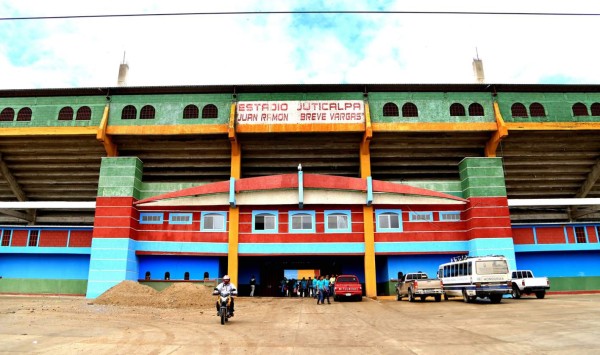Padre Alberto, pilar del nuevo templo del fútbol olanchano