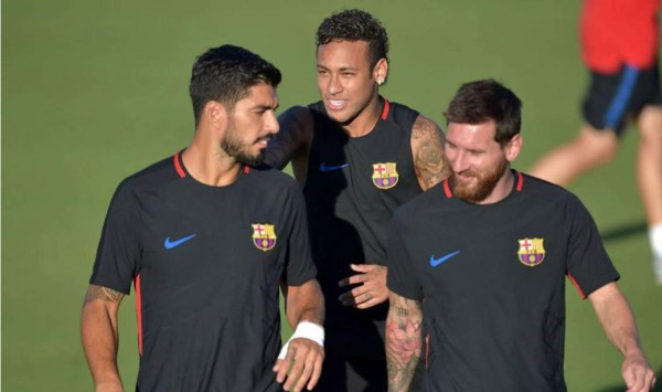 Neymar, Dani Alves y Eto’o se suman a las críticas de Messi a la directiva del Barça por la salida de Luis Suárez