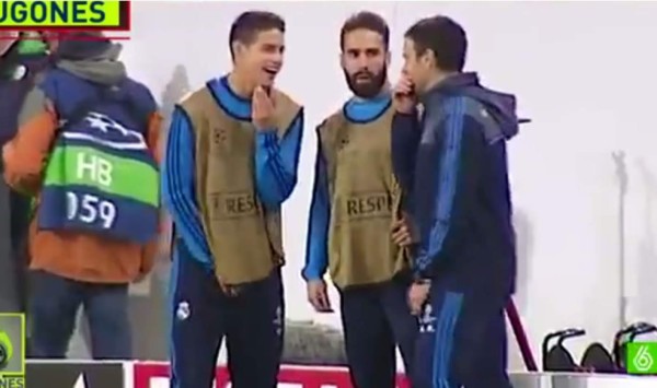 James es pillado riéndose en la banda mientras Real Madrid perdía