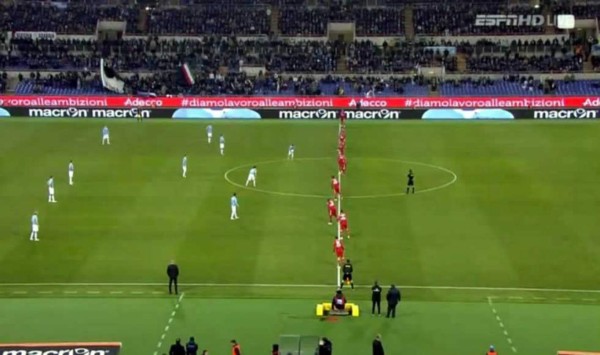 La extraña formación que utilizó la Sampdoria en el saque de inicio