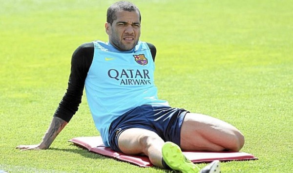 El Barcelona le abre la puerta al brasileño Dani Alves