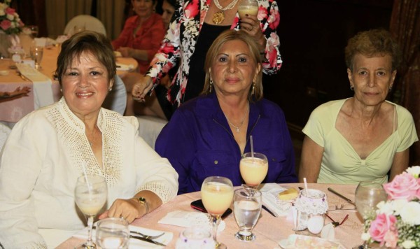 Festejo por la llegada de Eugenia Aguilar